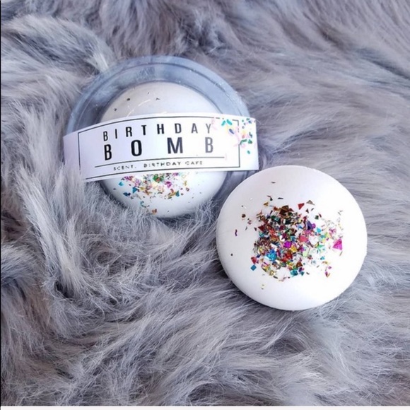 Other - Birthday Cake Bathbomb